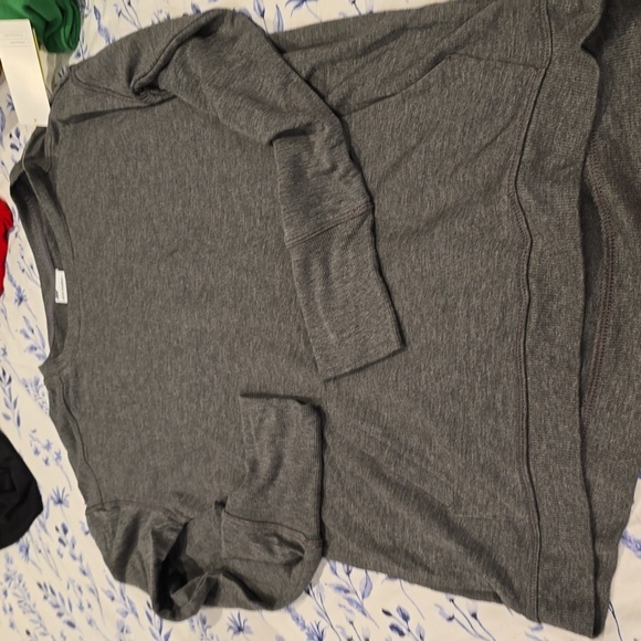 ❤️10/$40 New all in motion long sleeve top - Picture 1 of 3